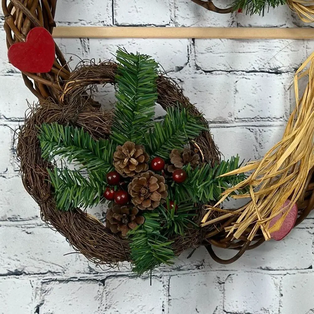 Christmas Around the World Christmas Heart Wreath Berries Pine Cones